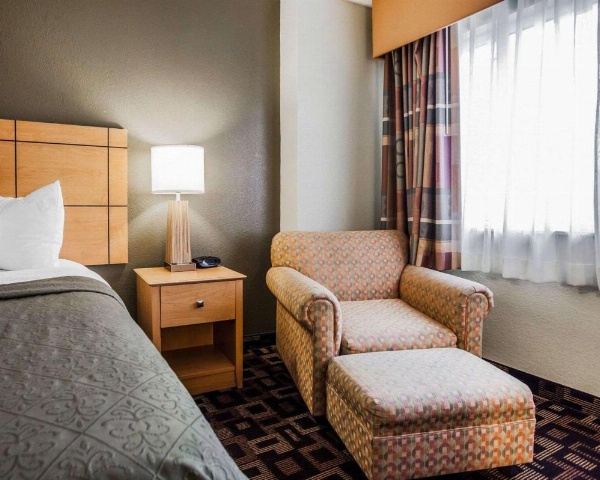 Quality Inn & Suites Des Moines Airport image 12