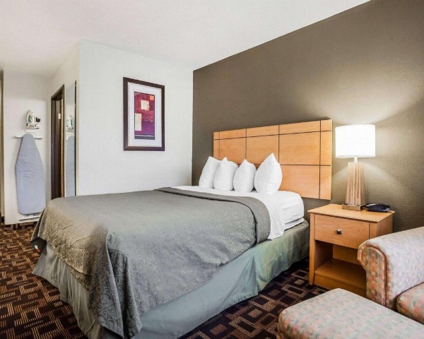 Quality Inn & Suites Des Moines Airport image 19