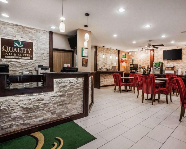 Quality Inn & Suites Des Moines Airport image 21
