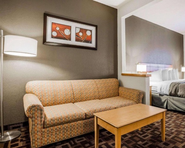 Quality Inn & Suites Des Moines Airport image 27